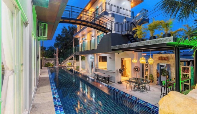 10 bed-13 bath, 3 pools, zipline, sauna, Oceanview-VRBO