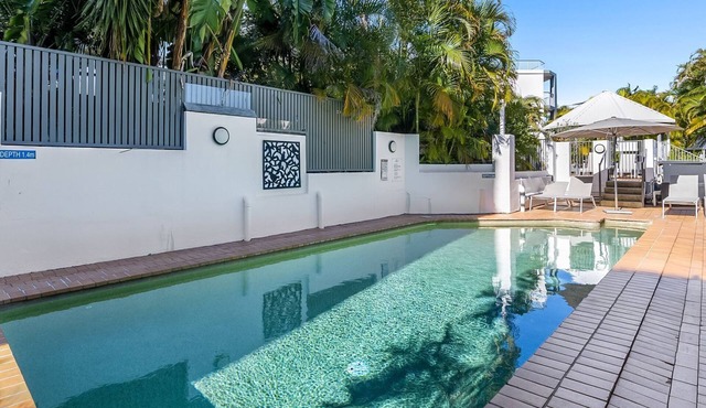 2 bedrooms close to beach