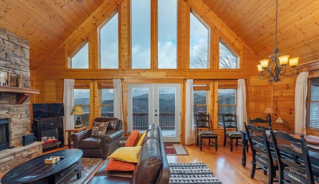 2 Deck Views | Pool Table | Hot Tub | Spacious in Mars Hill