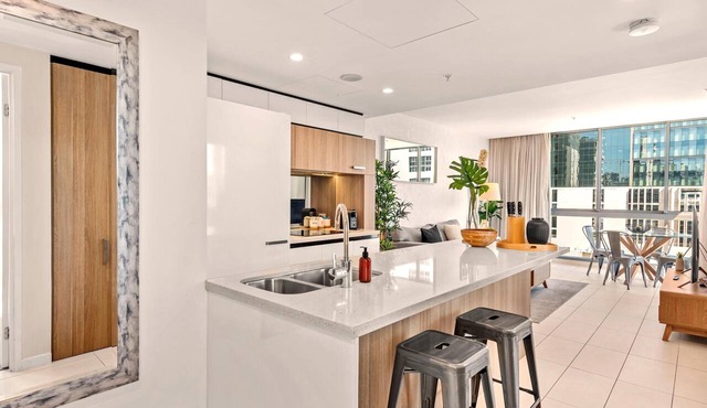 2 Kings + 2 Baths near James Street | Rooftop Pool & Skyline Terrace | Parking