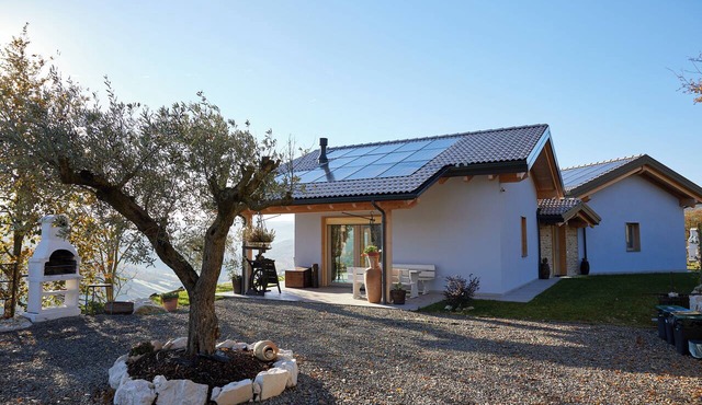 2 PANORAMIC LOFTS, 10 BEDS TOTAL, PETS ALLOWED in Marano sul Panaro