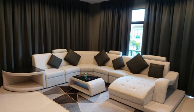 3 bedroom , 4 bathroom