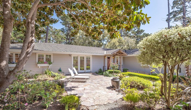 3835 Molly’s Cove ~ Sunny Home Near Pebble® Golf