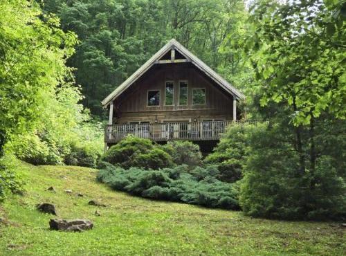 3Br Chalet With Hot Tub & Trout Stream
