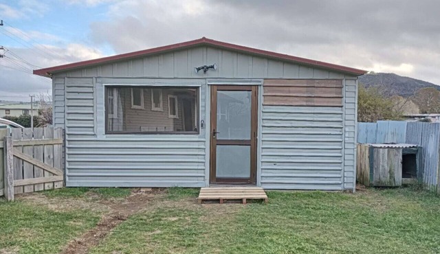 4 double and 2 Sofa Beds chalet