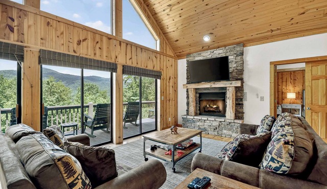 4 Private Suites | Mtn Views, Hot Tub & Game Room