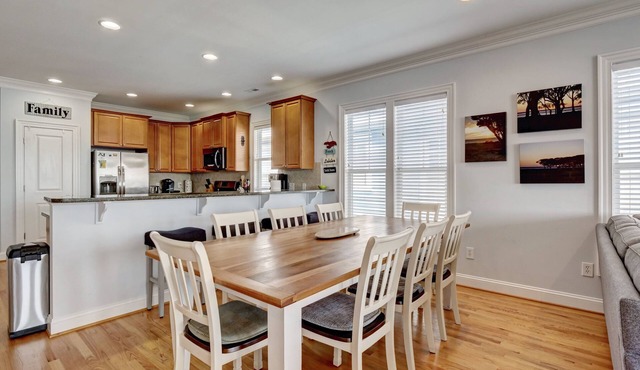 5 bedroom,4 bath! Elevator! 2 min. to the ocean! Only thing missing is you! in Kure Beach