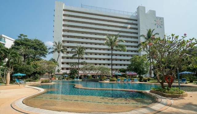 5 Star Resort Patong Beach - Olympic Size Pool Gym