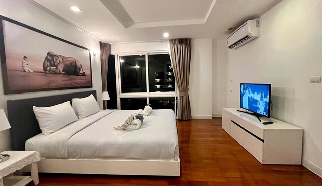6-36 - 3 Bdr Modern Penthouse with shared Pool