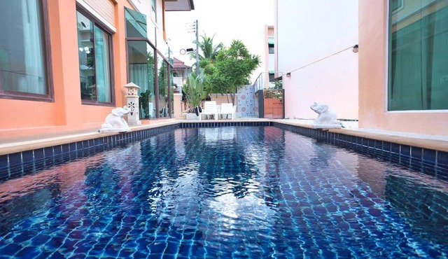 69 Walk to Bangla Rd in 10min 3 room plus private pool