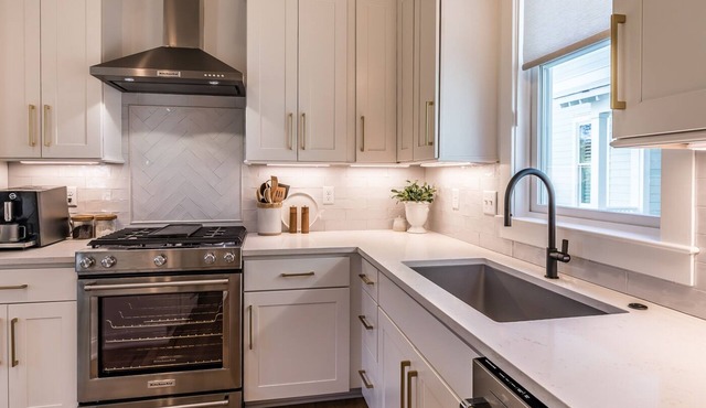 A Modern & Tranquil Abode - New Listing in Habersham