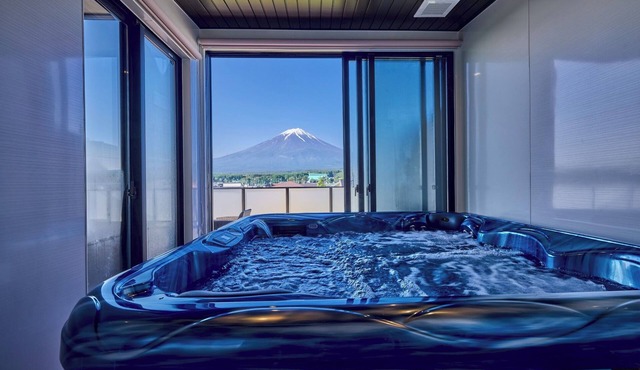 A newly built villa with a jacuzzi where you can e/Minamitsurugun Yamanashi