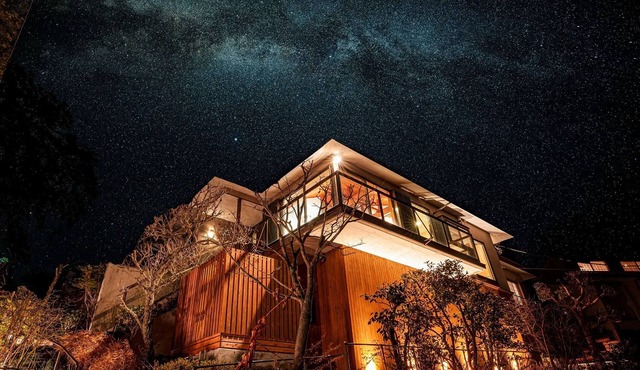 A rental villa nestled quietly in the mountains with a hot spring and private sauna/Atami Shizuoka