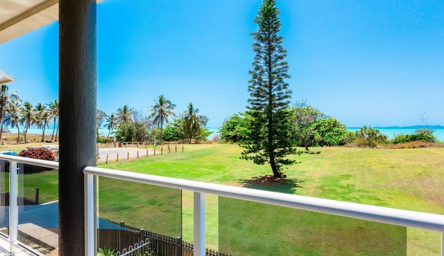 Absolute beachfront - and your own private swimming pool!? in Yeppoon