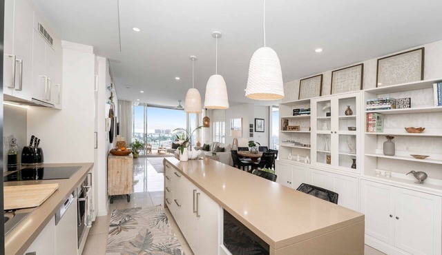 Absolute Waterfront Luxe Sub-Penthouse | 3BR | Panoramic Views