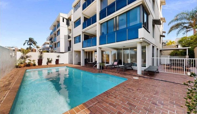 Alex Heads Coastal Stay Walk to Beach Pool & Views