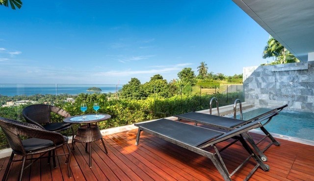Amazing Entire Apartment with Breathtaking Seaview