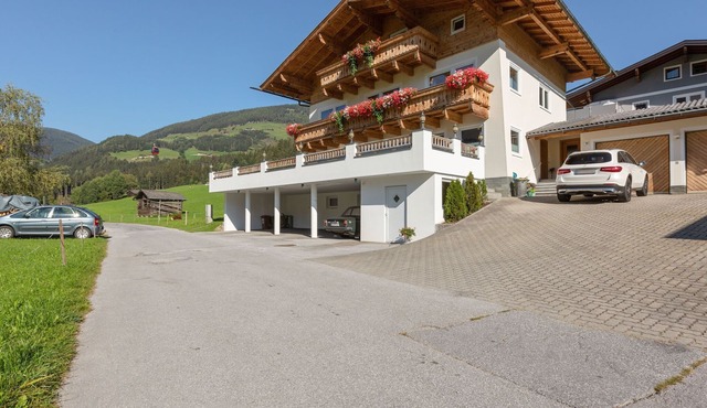 Apartment in Salzburg with Terrace Views