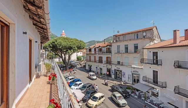Apartment 'Il Sentiero Degli Dei' with Balcony, Wi-Fi and Air Conditioning