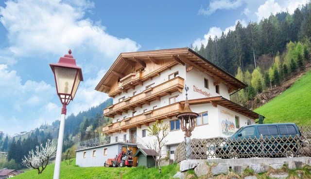 Apartment Kaltenbach near Ski Paradise
