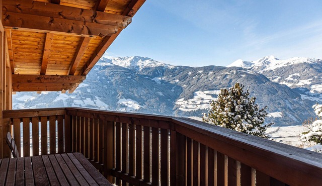 Apartment "Kellerjoch" with Mountain View, Wi-Fi & Balcony