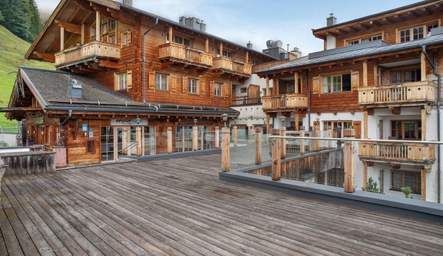 Apartment 'Panorama Chalets Am Pass Thurn' with Mountain View, Private Terrace and Wi-Fi