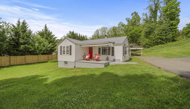 Barrett Place, 3BR, 1 Bath, Gem of Jefferson, NC 5 Minutes to West Jefferson