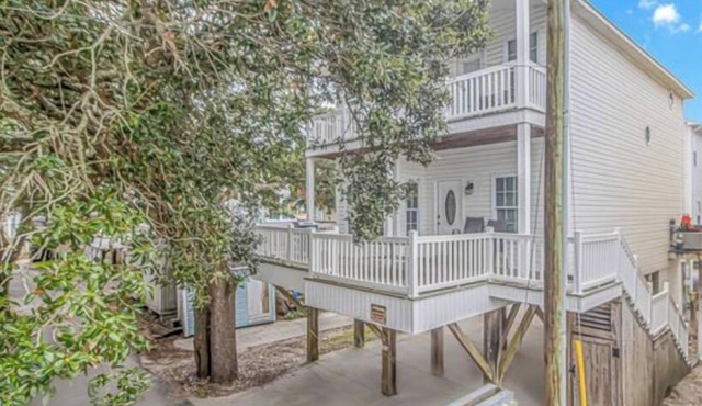 Beach house two minutes walk from the beach Ocean Lakes houes 1125