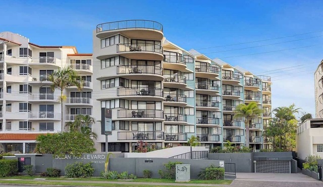 Beachfront at Alex - Best Location for Resort Living