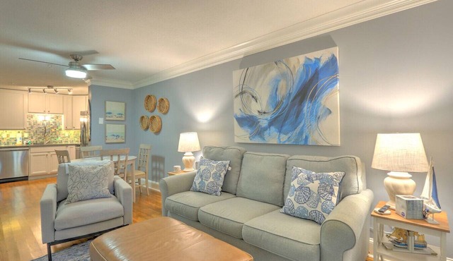 Beachfront Complex - 3 pools & Tennis - King Bed