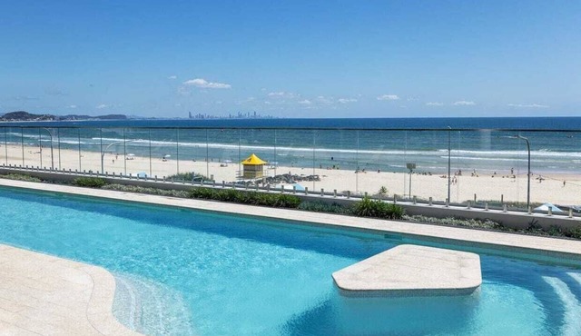 Beachside Luxury Escape with 5 Star amenities!