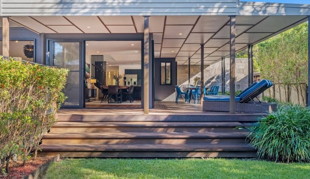 Beachside retreat - Modern Luxe Living by the Sea