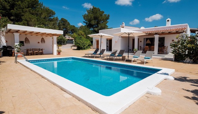 Beautiful Villa Can Joan Durban with Pool, Air Conditioning