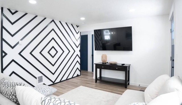 Beautiful Remodeled Home! 3 BD, 1 BTH w/Hot Tub! in Spokane Valley