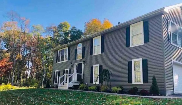 Beautiful, Spacious, 5 Acre Hudson Valley Family Retreat in Poughkeepsie