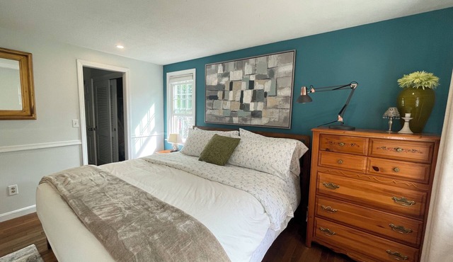 Big Group Rustic Cape Home- Walk2Beach/AC/Craigville/Pet/Fence in Barnstable