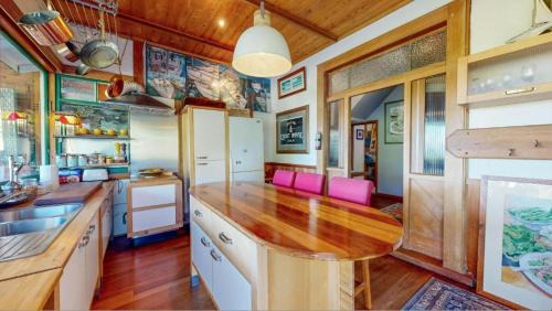 Bluff Hill Lighthouse B&B