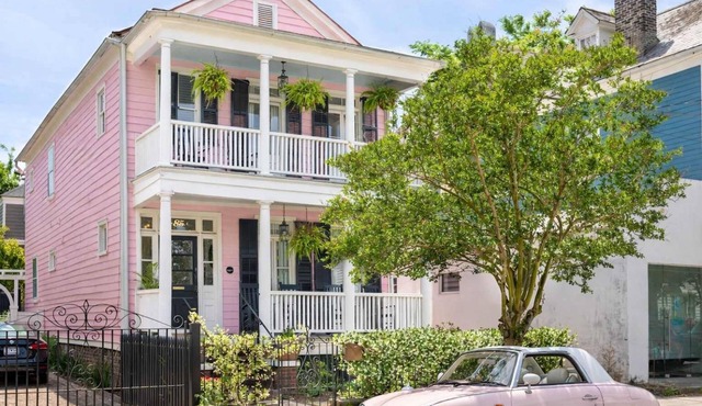 Boho Rosa | Famous Pink House with Pool & Yard! in Charleston