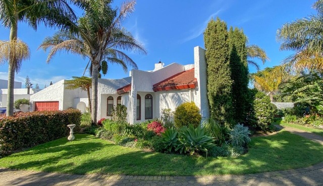 Böllinger Guesthouse is located in the heart of George's golf paradise