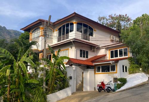 BOUTIQUE-VILLA with Suites & Rooms