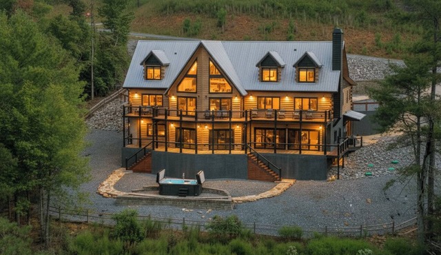 Brand new, luxury, family-sized, event cabin with all the Bells and Whistles! Pet-Friendly