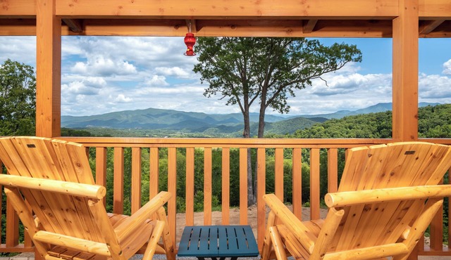 BRAND NEW, STUNNING MOUNTAIN VIEWS, AMENITIES JUST FOR YOU! NEAR NATIONAL PARK!