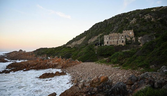 Buccara Noetzie - Lindsay Castle
