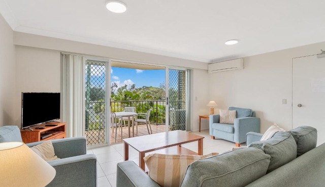 Caba Classic 8 - 2BR Oceanview Apartment by uHoliday