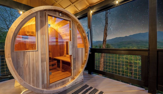 Cabin In The Sky! Fresh Design, Sauna, Unreal View!