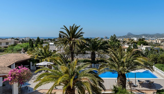 CAN RAVI, Villa. Ibiza. Charming villa on the bay of San Antonio