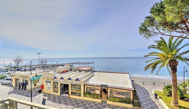 Casa Arpeggio: An elegant and welcoming apartment located in the center of Maiori and a few meters from the sea.