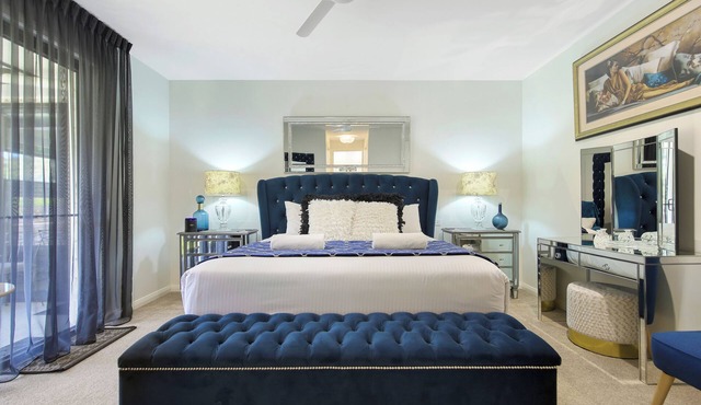 Casa Bella - Luxury 3 Bedroom Rural Retreat with Pool, Media Room & Games Room