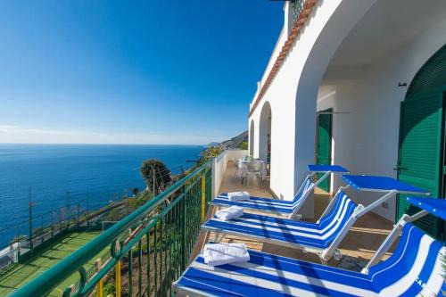 Casa Raffaele, terrace with solarium and sea view