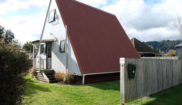 Central Ski Chalet - Ohakune Holiday Home